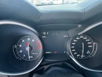 Stelvio Quadrifoglio V6 2.9 Bi-Turbo 375kW AT8-Q