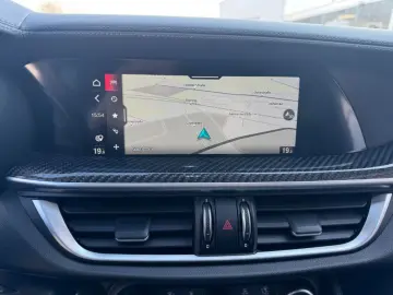 Stelvio Quadrifoglio V6 2.9 Bi-Turbo 375kW AT8-Q
