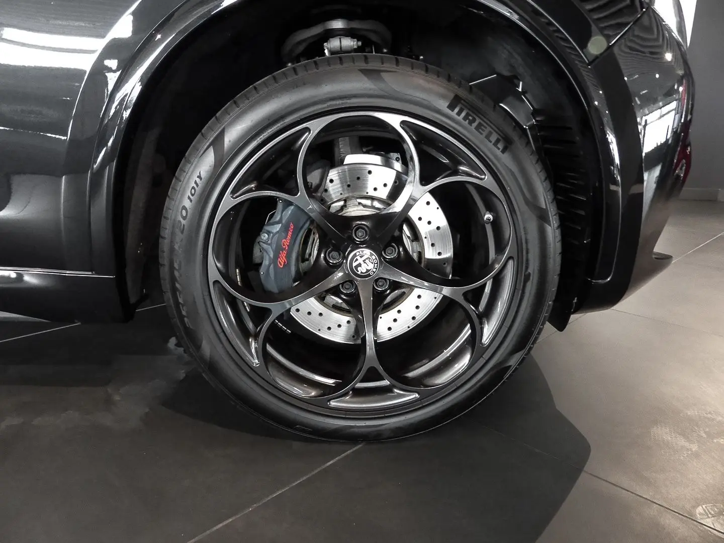 Stelvio Quadrifoglio Q4 Navi Leder Digitales Coc