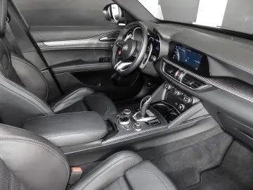 Stelvio Quadrifoglio Q4 Navi Leder Digitales Coc