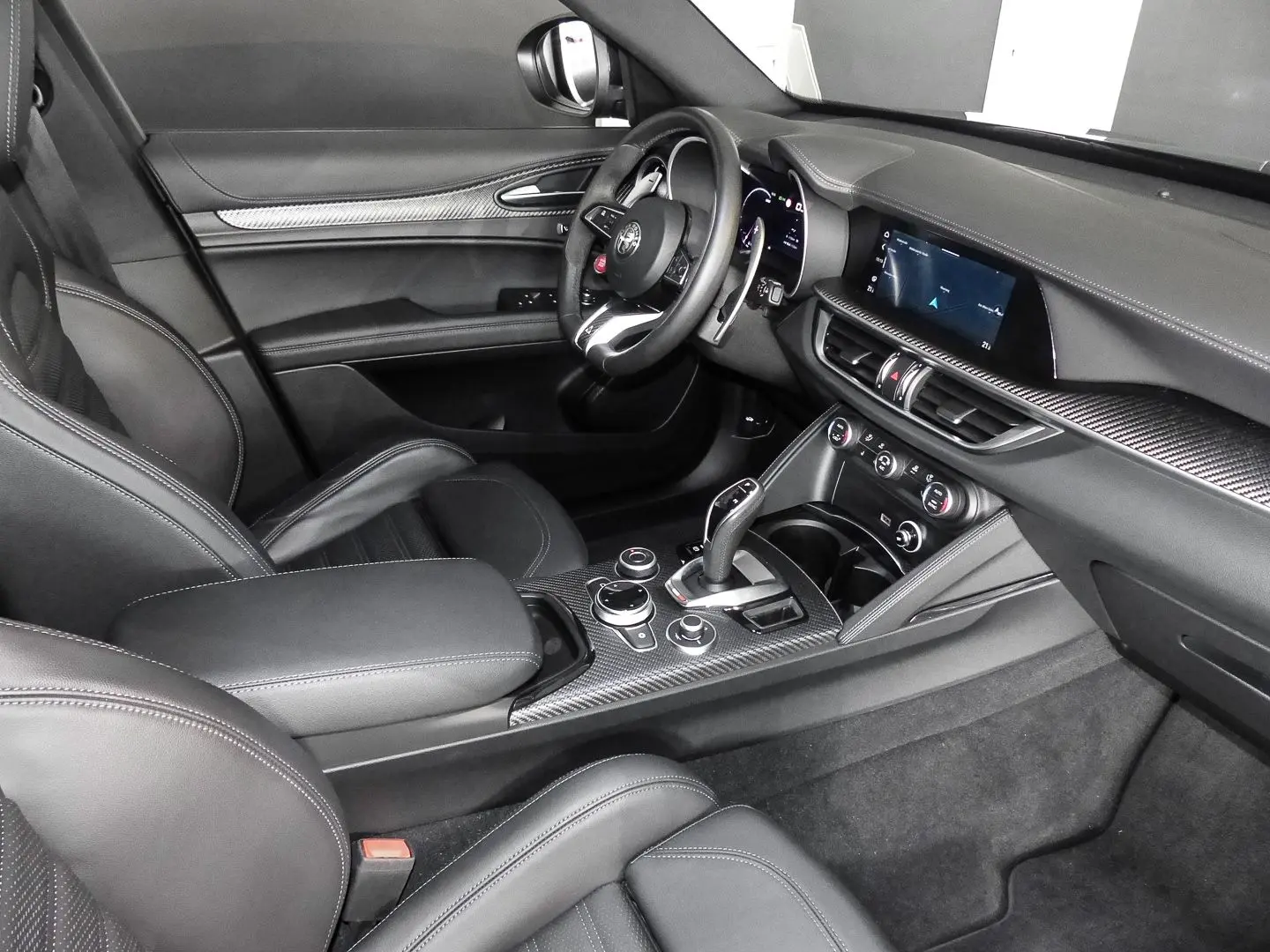 Stelvio Quadrifoglio Q4 Navi Leder Digitales Coc