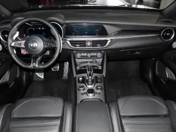 Stelvio Quadrifoglio Q4 Navi Leder Digitales Coc