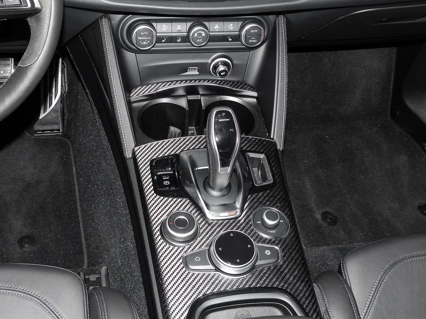 Stelvio Quadrifoglio Q4 Navi Leder Digitales Coc