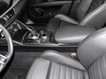 Stelvio Quadrifoglio Q4 Navi Leder Digitales Coc