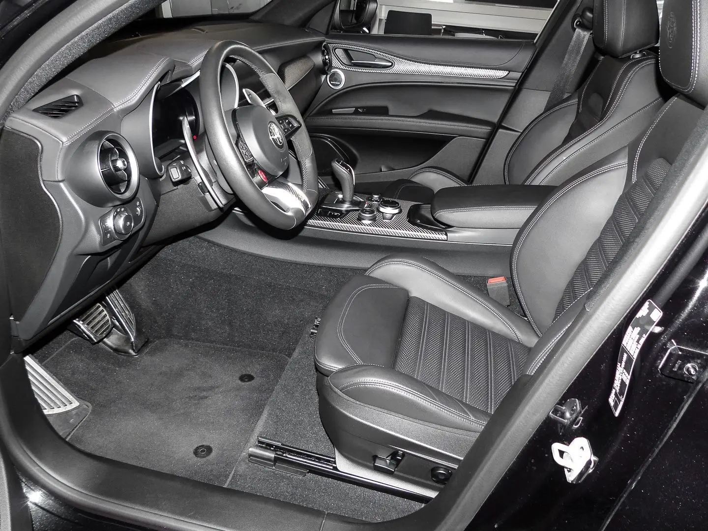 Stelvio Quadrifoglio Q4 Navi Leder Digitales Coc