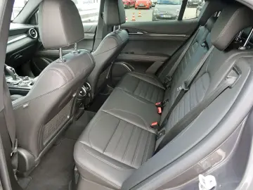 Stelvio Quadrifoglio Q4 elektr. Sitzverst+Memory