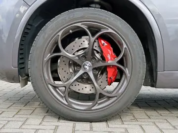 Stelvio Quadrifoglio Q4 elektr. Sitzverst+Memory