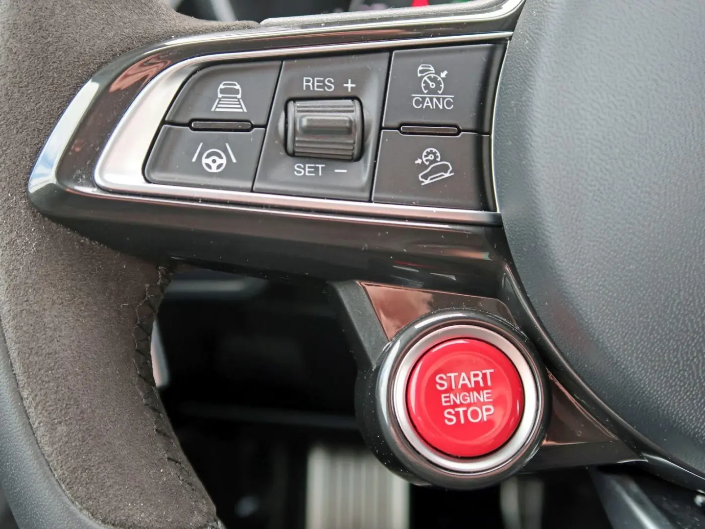 Stelvio Quadrifoglio Q4 elektr. Sitzverst+Memory