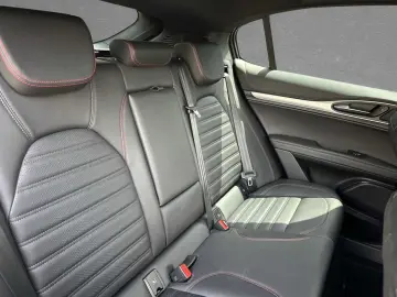 Stelvio Competizione MY23 2.0 Turbo 16V AT8-Q4