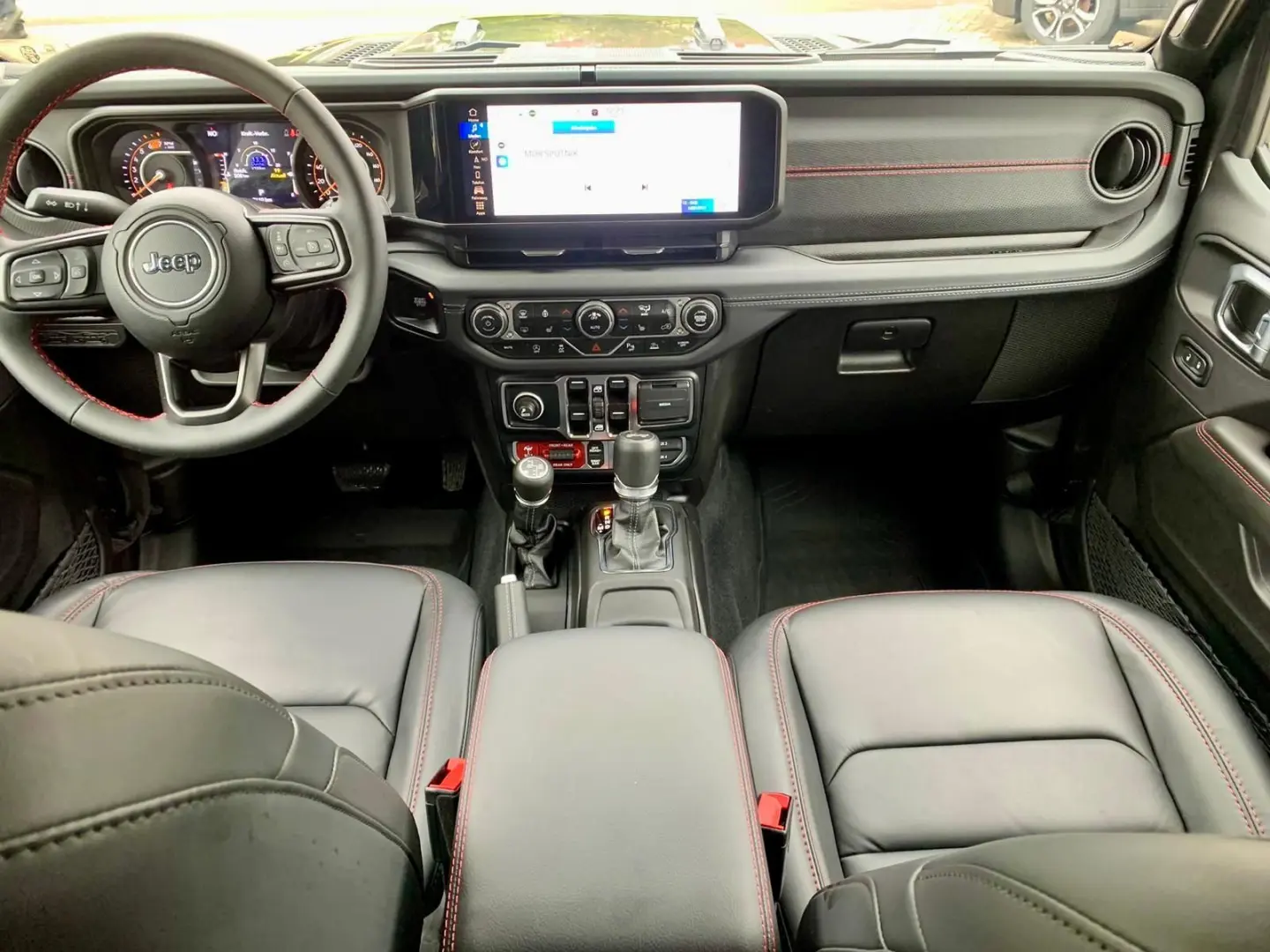 Wrangler Rubicon 4x4 2.0 T-GDI AT/Allw/LED/Navi/