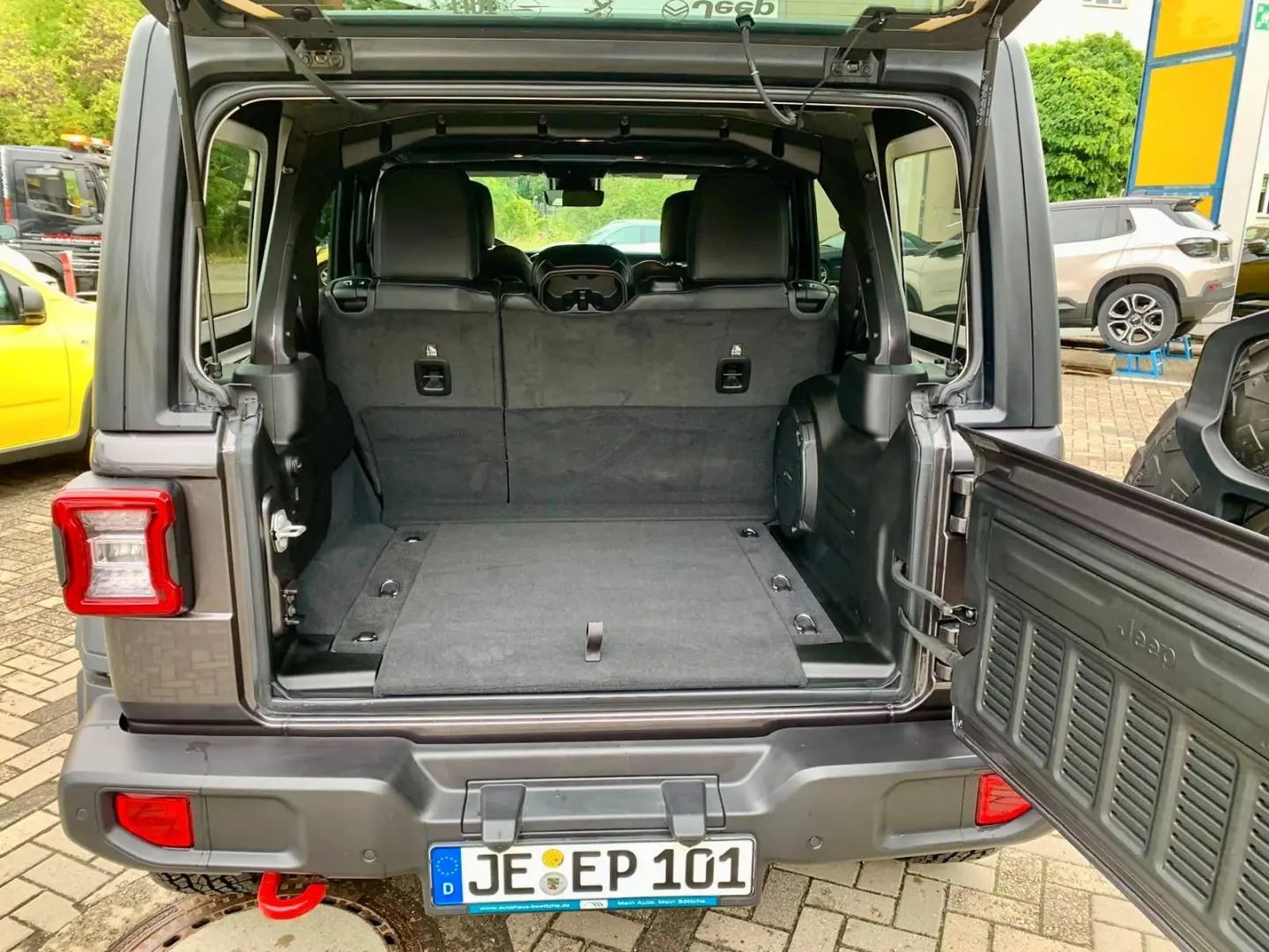 Wrangler Rubicon 4x4 2.0 T-GDI AT/Allw/LED/Navi/