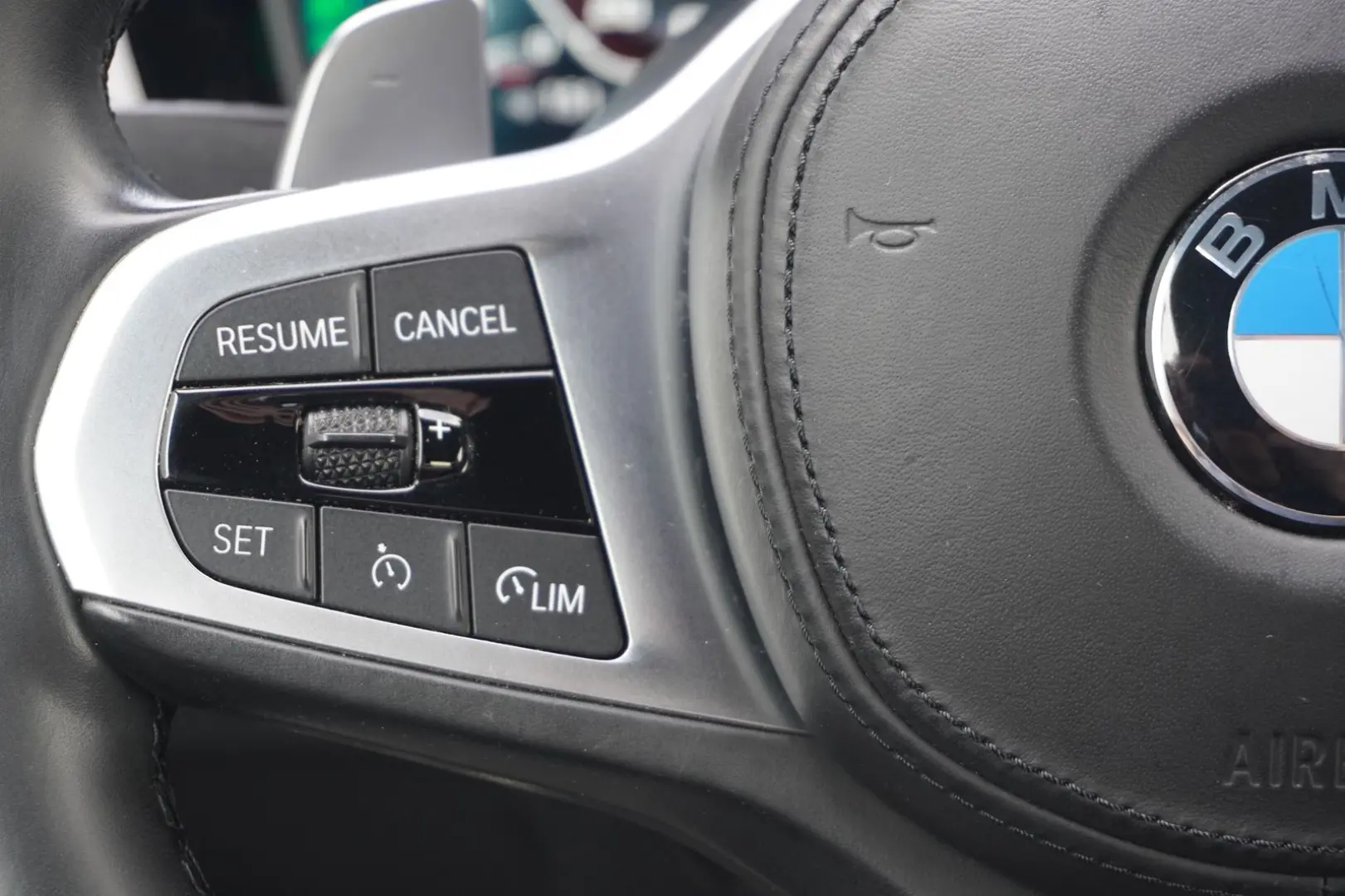 M440d xDrive Coupé INDIVIDUAL Kamera eSitze HiFi