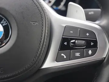 M440d xDrive Coupé INDIVIDUAL Kamera eSitze HiFi