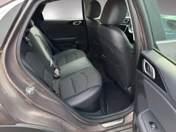 XCEED 1.6 PHEV DCT SPIRIT NAVI KAMERA FULL-LED 1