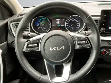 XCeed Vision Plug-in Hybrid 1.6 Navi LED Apple C