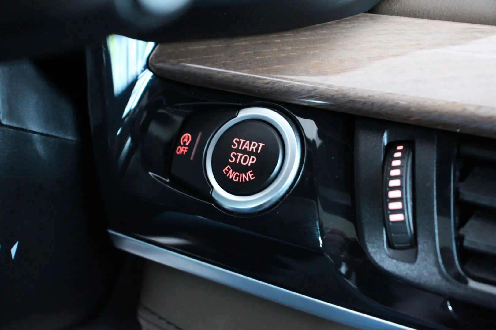 X6 xDrive 40d (F16) *LED*ACC*HUD*KAM*SoftClose