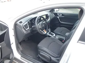 XCeed 1.6 Plug-In Hybrid Vision, Navi-Paket