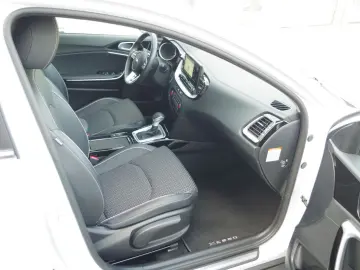 XCeed 1.6 Plug-In Hybrid Vision, Navi-Paket