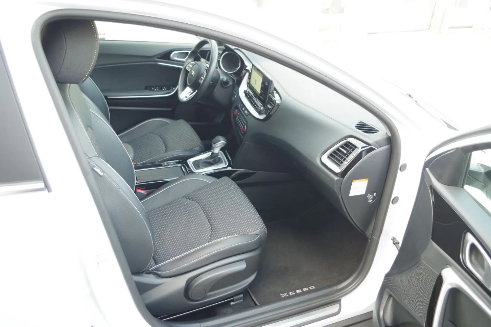 XCeed 1.6 Plug-In Hybrid Vision, Navi-Paket