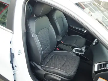 XCeed 1.6 Plug-In Hybrid Vision, Navi-Paket