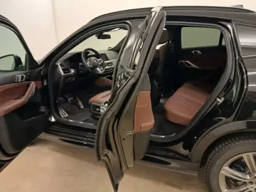 X6 xDrive 30 d M Sport /PANOR /Iconic Glow / 1HA