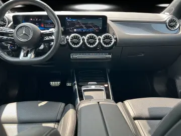GLA 35 Premi+ DISTRO Perf.Sitze AHK Standhz Pano