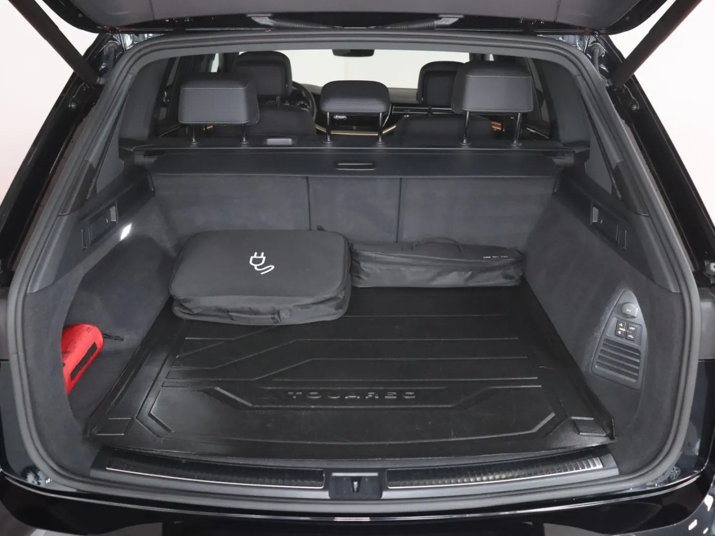 Touareg R 3.0TSI 4M 689,-ohne Anzahlung AHK Pano