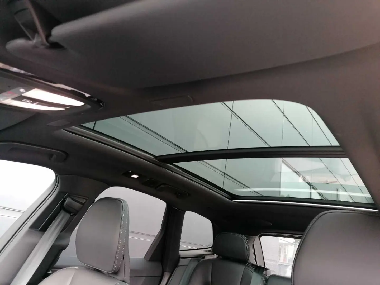 XC60 T8 AWD Twin Engine Ultimate Black Edition