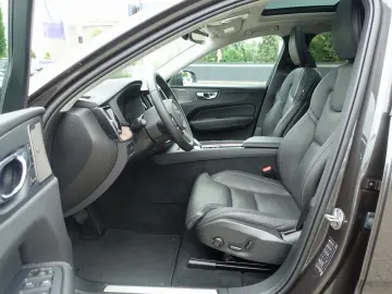 XC60 Recharge Plus T8 AWD/Pano/H&K/FourC/360°
