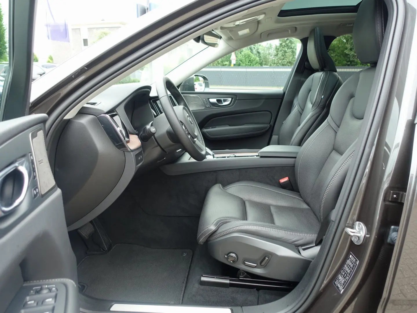 XC60 Recharge Plus T8 AWD/Pano/H&K/FourC/360°