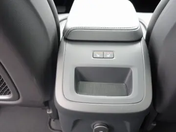XC60 Recharge Plus T8 AWD/Pano/H&K/FourC/360°