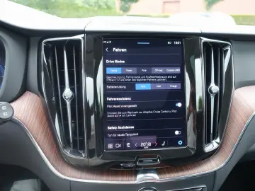 XC60 Recharge Plus T8 AWD/Pano/H&K/FourC/360°