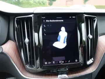 XC60 Recharge Plus T8 AWD/Pano/H&K/FourC/360°