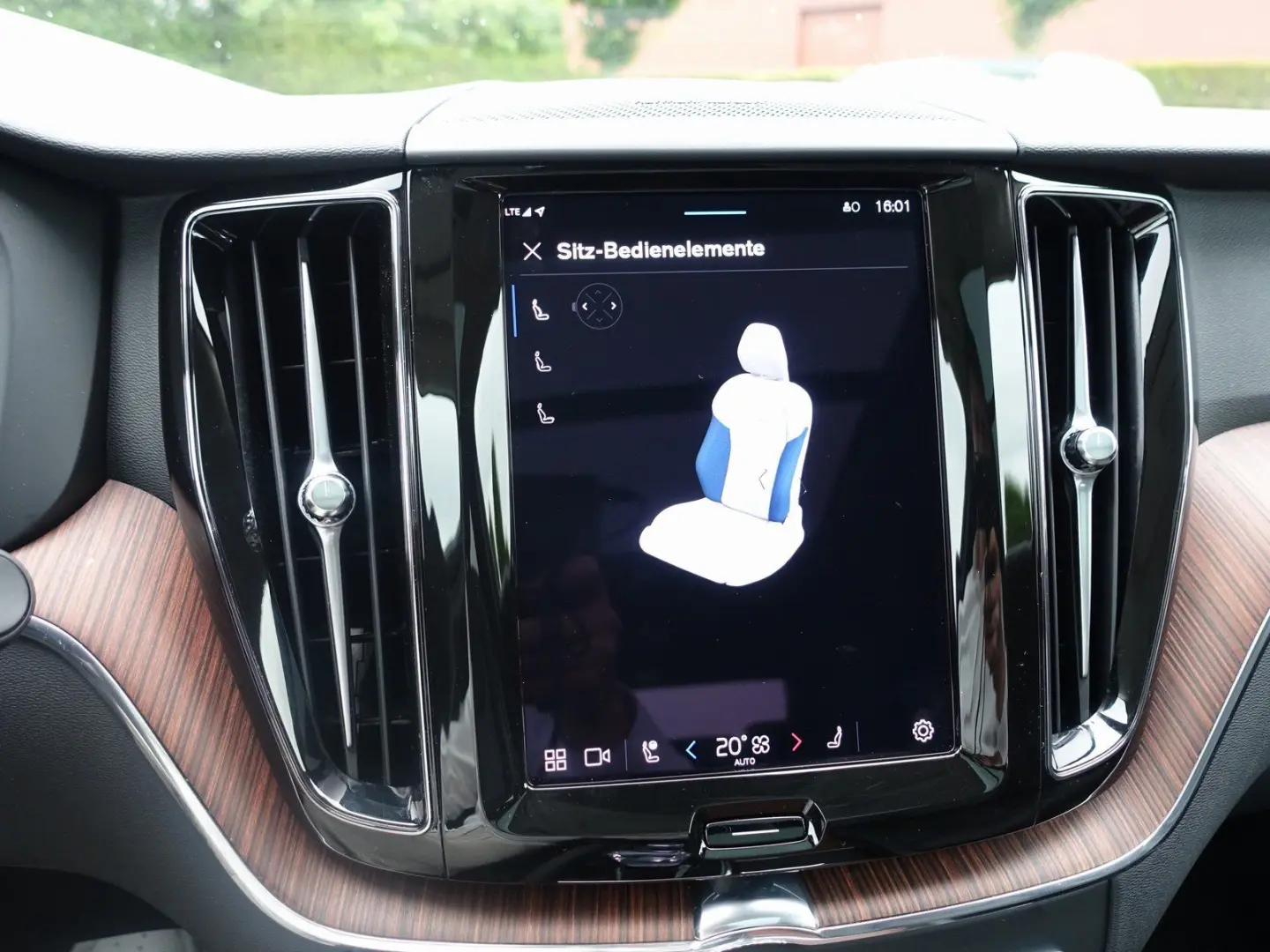 XC60 Recharge Plus T8 AWD/Pano/H&K/FourC/360°