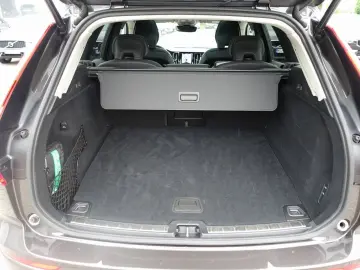 XC60 Recharge Plus T8 AWD/Pano/H&K/FourC/360°