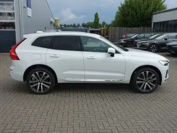 XC60 Recharge Plus T8 AWD/Pano/H&K/FourC/360°