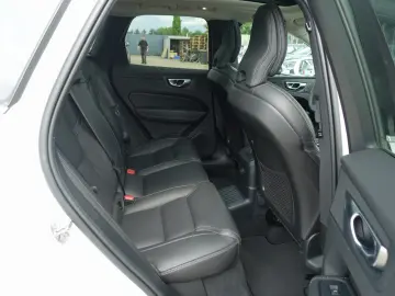 XC60 Recharge Plus T8 AWD/Pano/H&K/FourC/360°