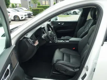 XC60 Recharge Plus T8 AWD/Pano/H&K/FourC/360°