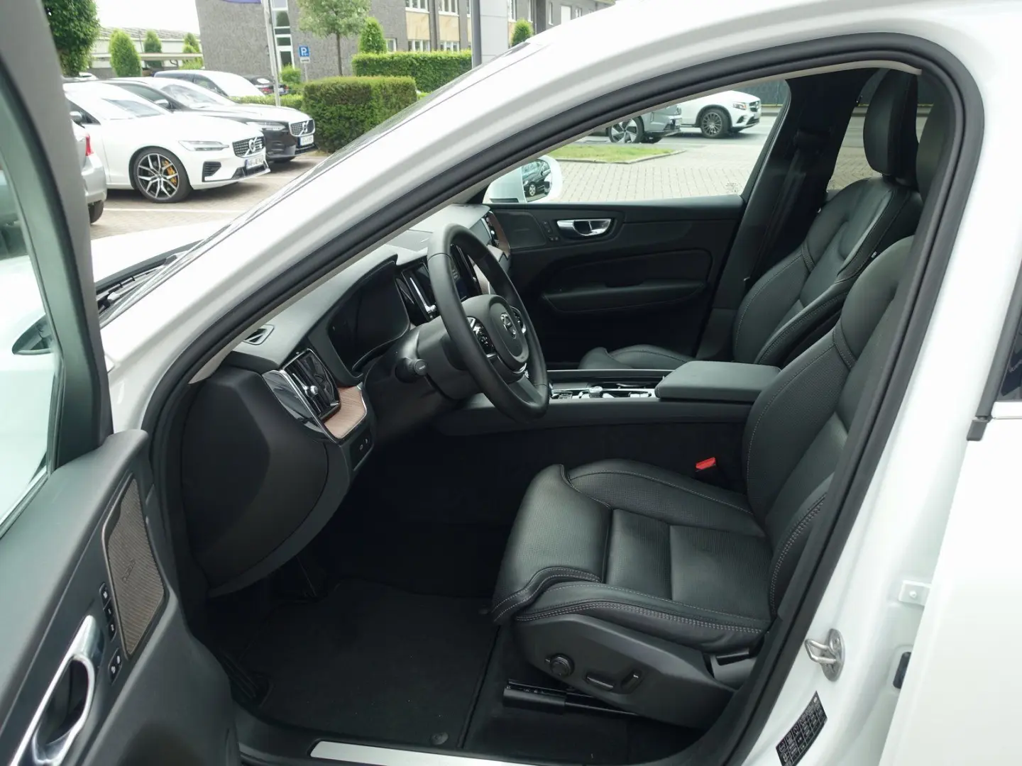 XC60 Recharge Plus T8 AWD/Pano/H&K/FourC/360°