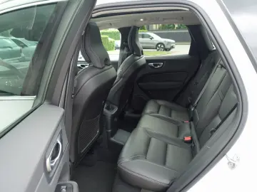 XC60 Recharge Plus T8 AWD/Pano/H&K/FourC/360°