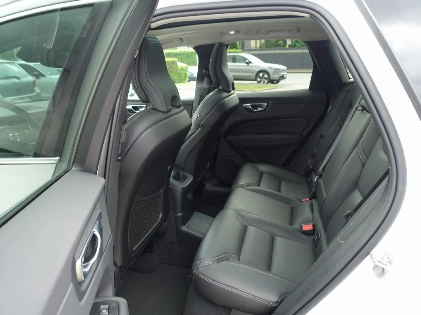 XC60 Recharge Plus T8 AWD/Pano/H&K/FourC/360°