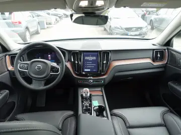 XC60 Recharge Plus T8 AWD/Pano/H&K/FourC/360°