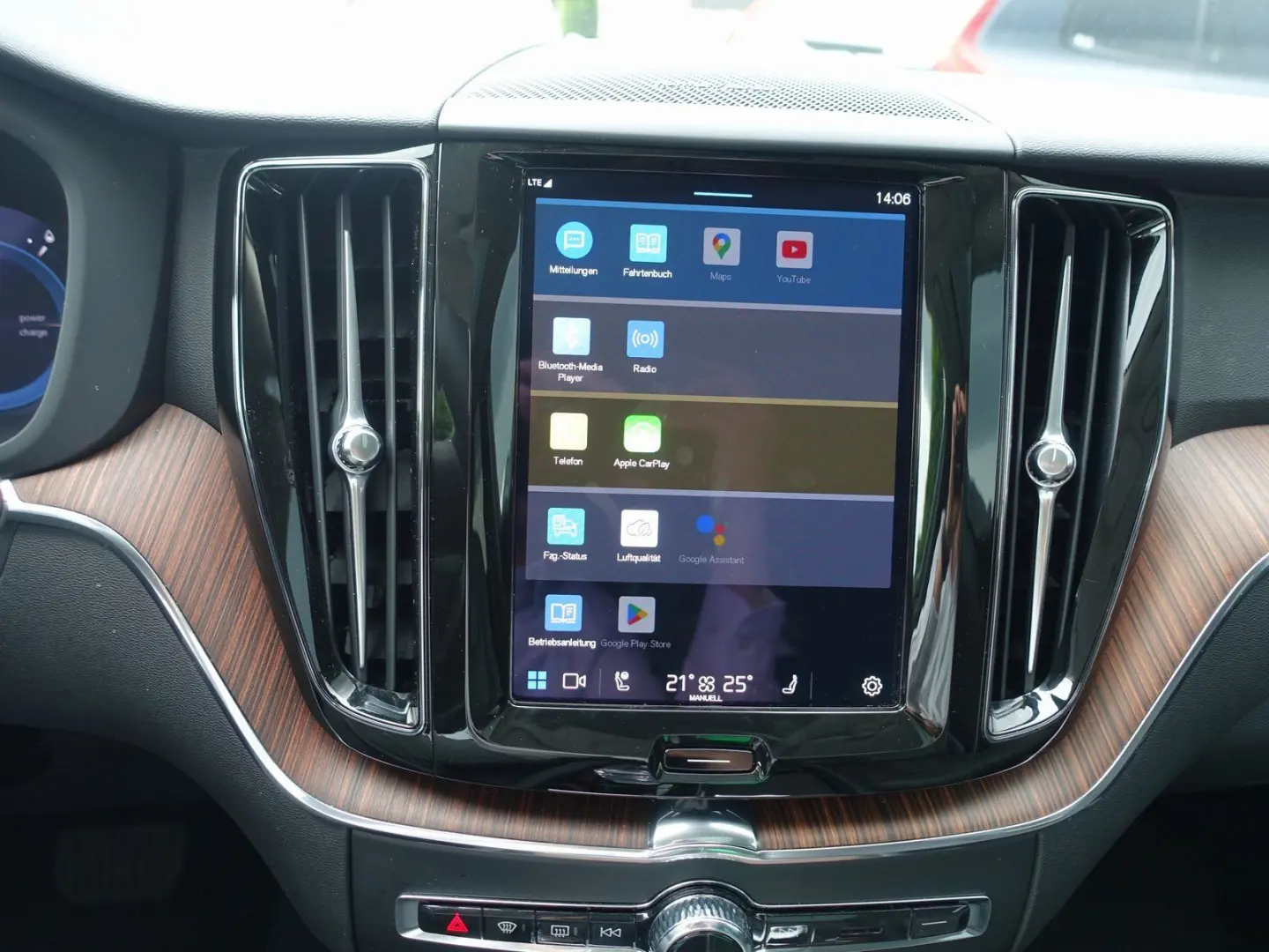 XC60 Recharge Plus T8 AWD/Pano/H&K/FourC/360°