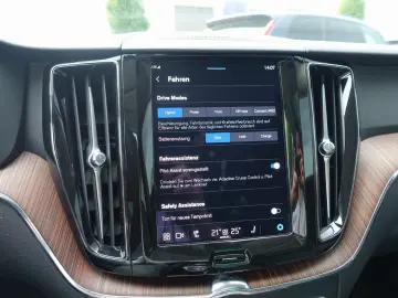 XC60 Recharge Plus T8 AWD/Pano/H&K/FourC/360°