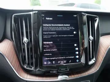 XC60 Recharge Plus T8 AWD/Pano/H&K/FourC/360°