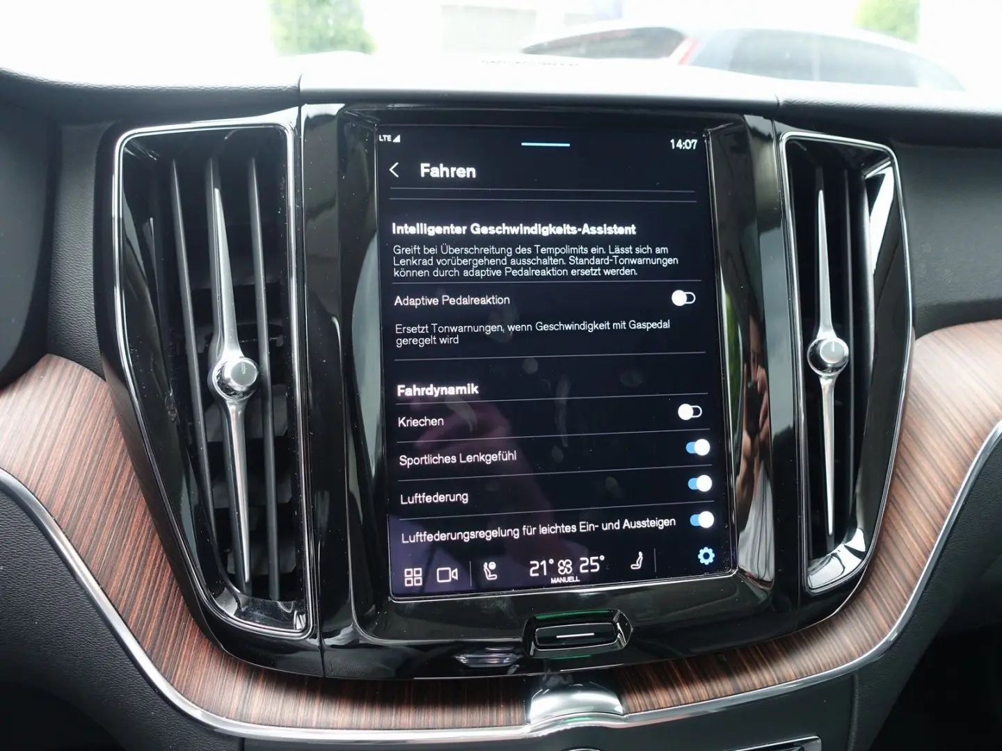 XC60 Recharge Plus T8 AWD/Pano/H&K/FourC/360°
