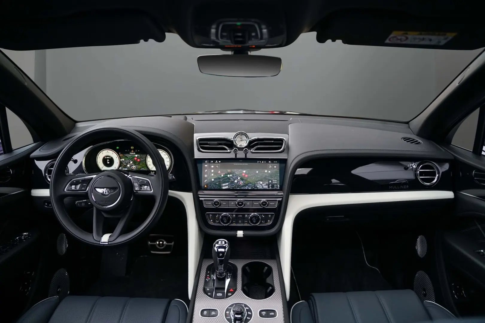 Bentayga EWB Mulliner V8