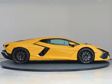Revuelto 6.5 V12 HPEV