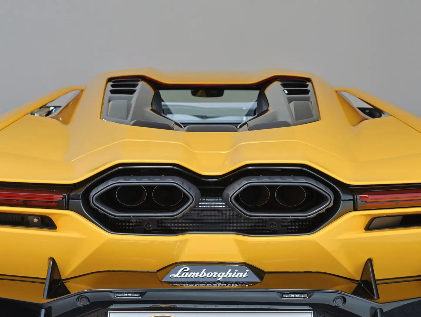 Revuelto 6.5 V12 HPEV