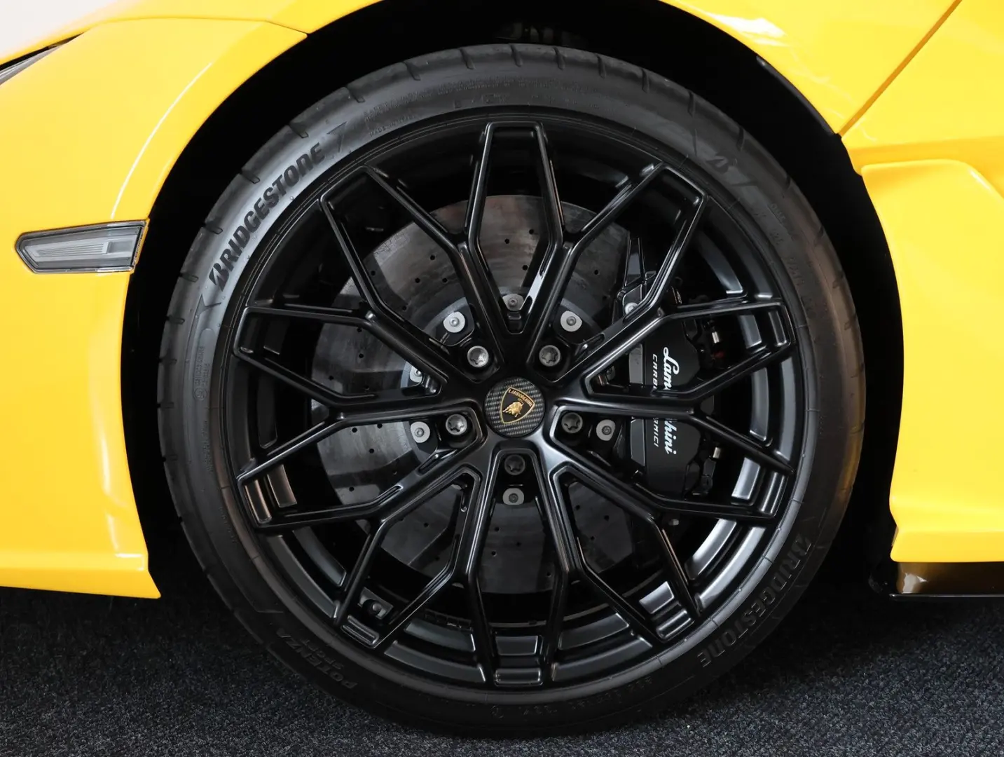 Revuelto 6.5 V12 HPEV